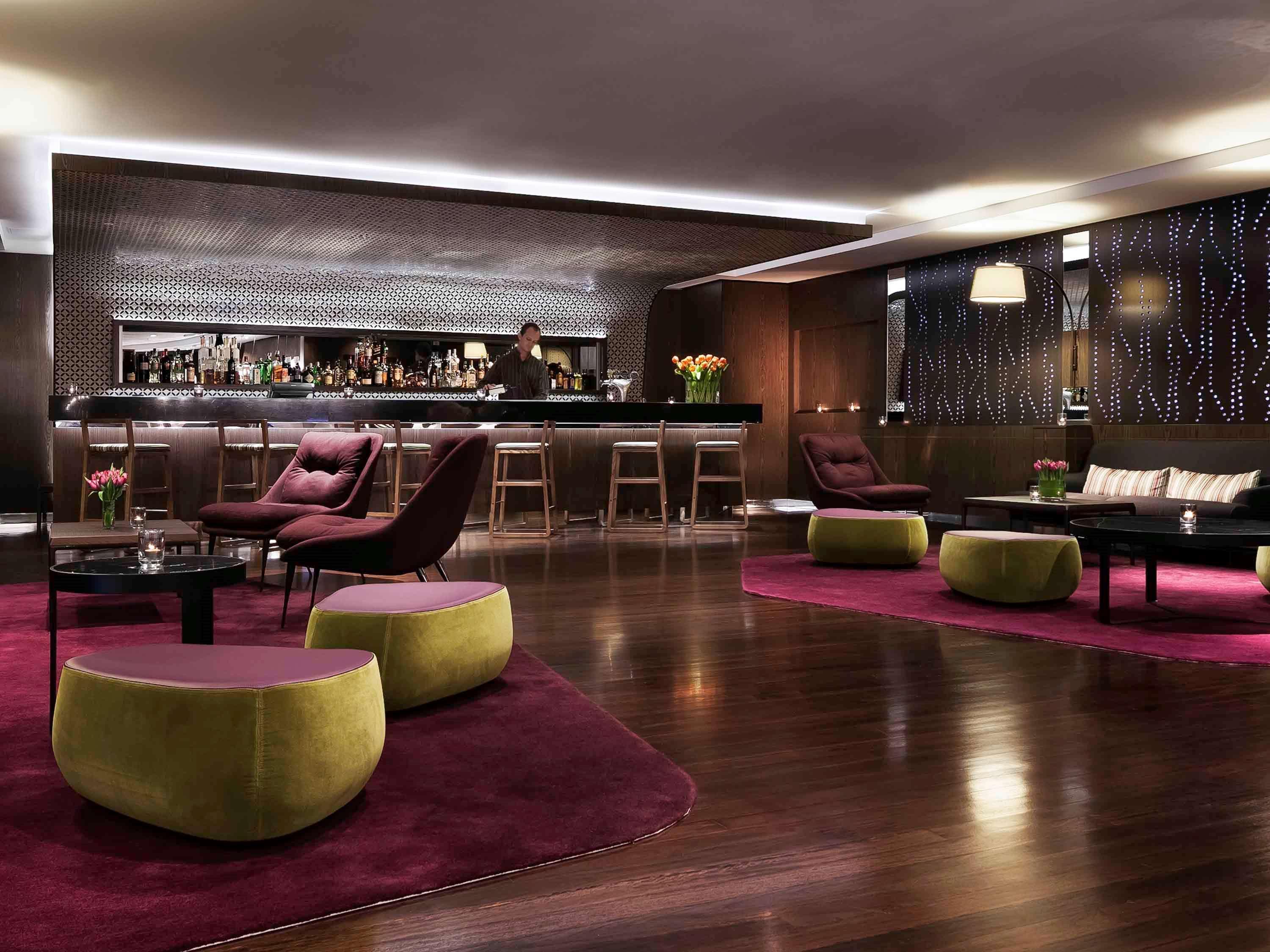 Pullman Sydney Hyde Park Hotel Luaran gambar The bar at the W London