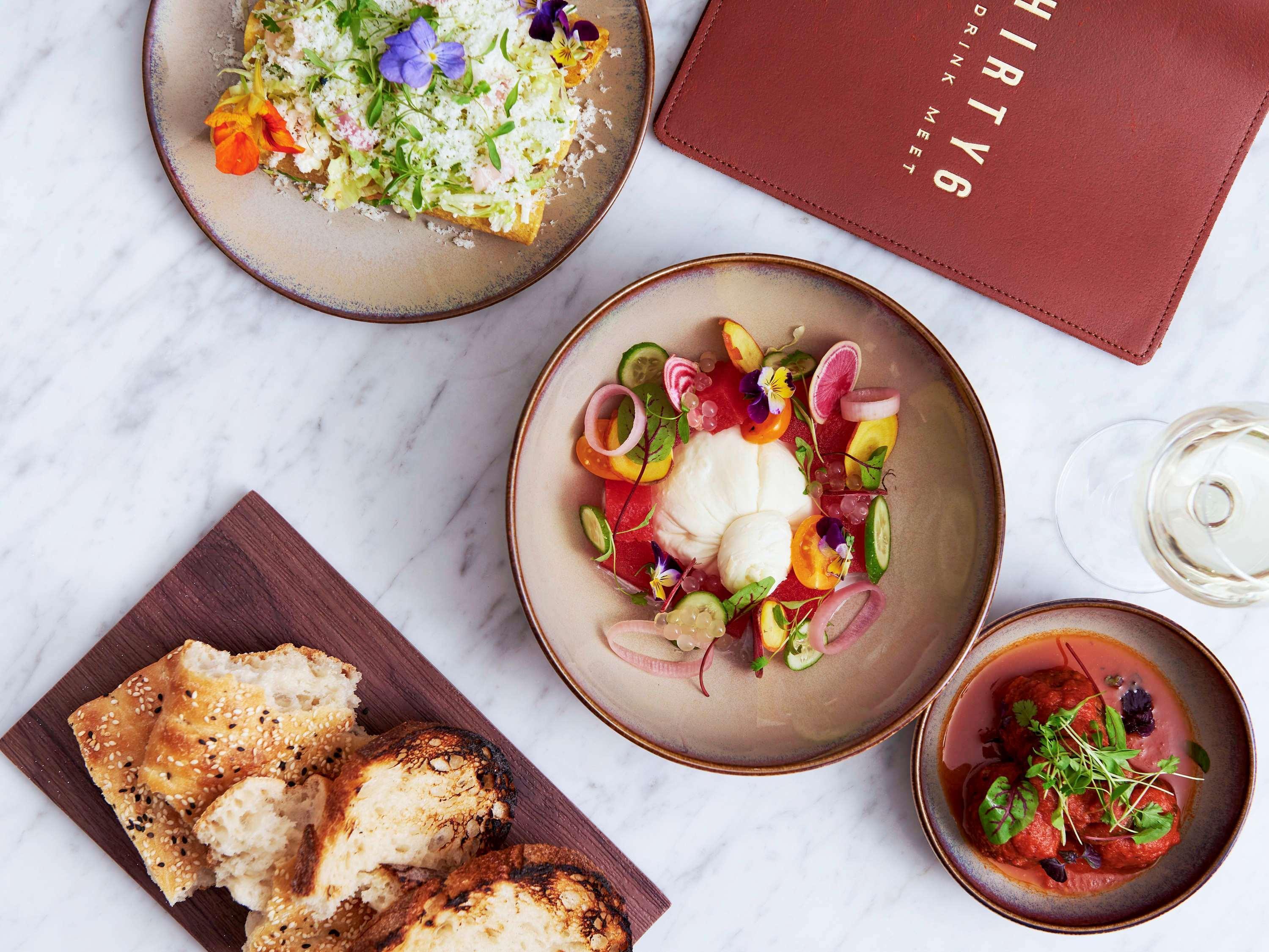 Pullman Sydney Hyde Park Hotel Luaran gambar Dishes at Dirty Martini
