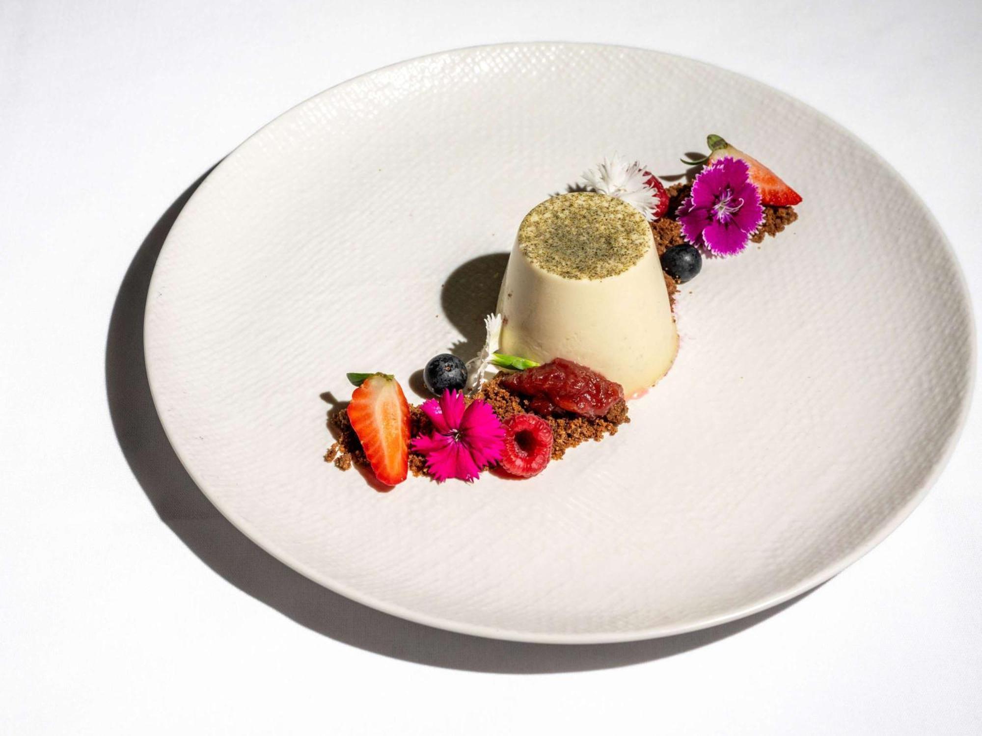 Pullman Sydney Hyde Park Hotel Luaran gambar A dessert